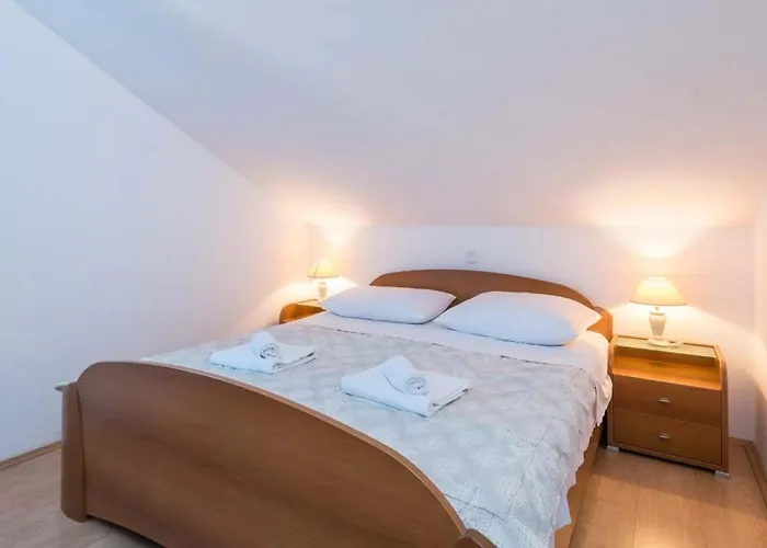 Apartament In With Sea View, Balcony, Air Conditioning, Wifi