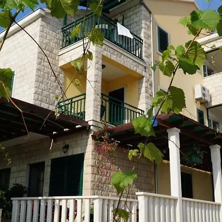 Apartman In With Sea View, Balcony, Air Conditioning, Wifi Orebić