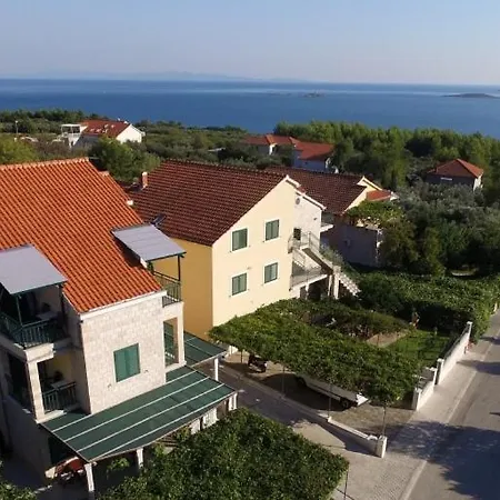 Apartment In With Sea View, Balcony, Air Conditioning, Wifi *